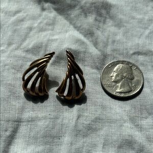 Elegant vintage pierced lightweight Women's Earrings